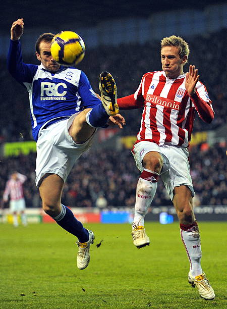 内和斯特林 内和斯特林